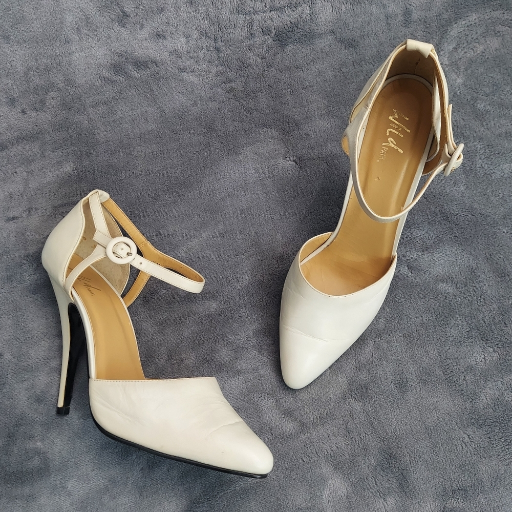Vintage Wild Pair White Ankle Strap Heels, Womens Sz 8.5